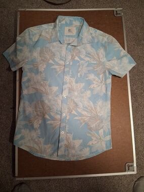 Laguna B Light Blue Floral Short-Sleeve Button-Down Shirt